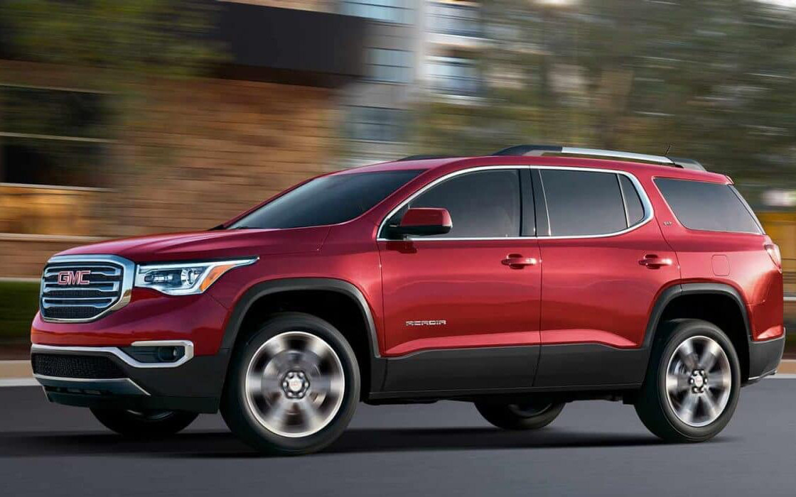 Comparison GMC Acadia SLE2 2018 vs Toyota Highlander LE 2017